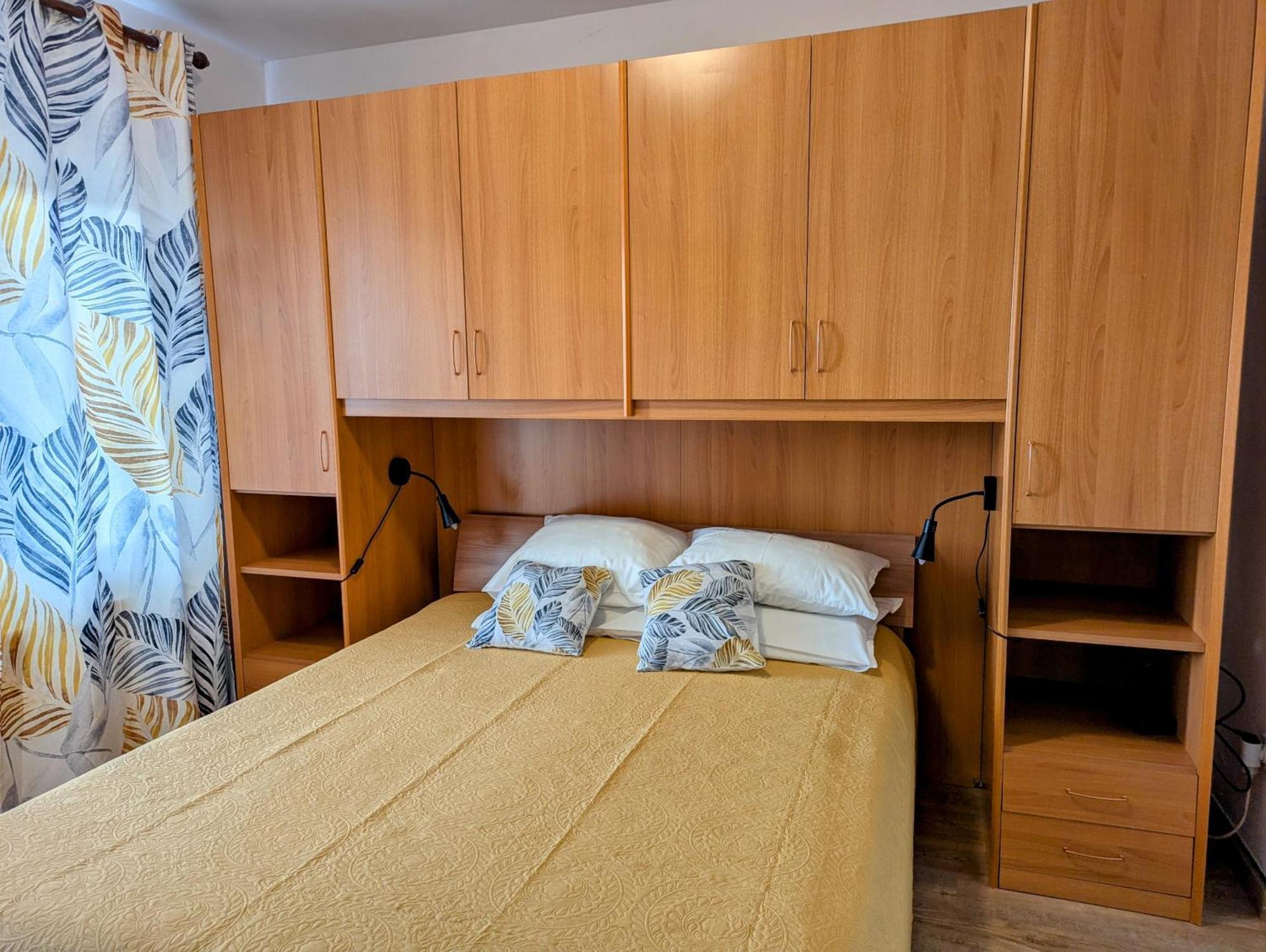 רוביני Apartments Ada חדר תמונה